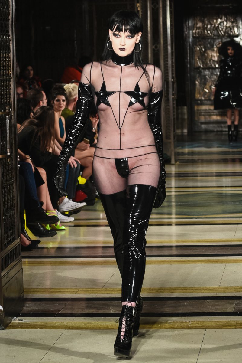 Galleria foto 'London Fashion Week, la sfilata di Pam Hogg' - foto 7