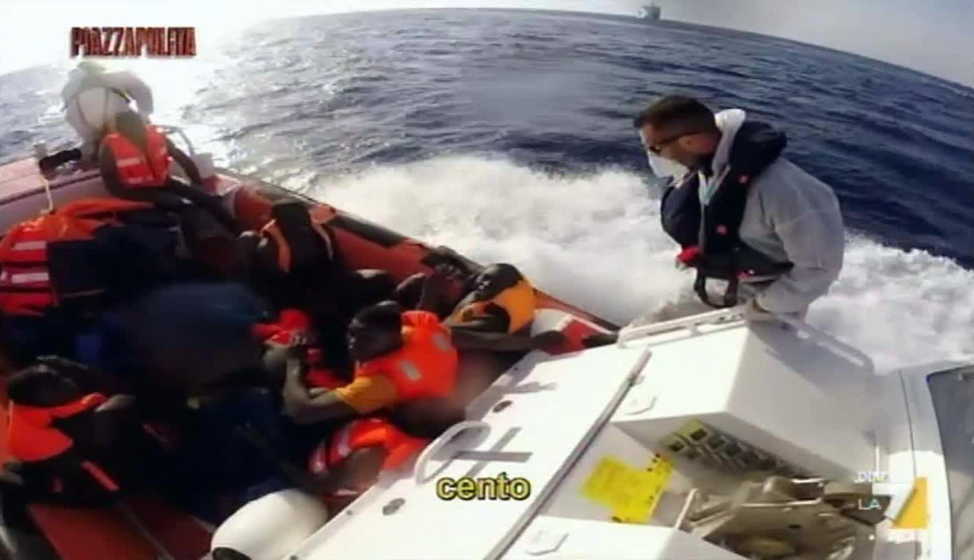 Migranti, il medico di Lampedusa: “Il mio popolo merita il Nobel per la Pace”