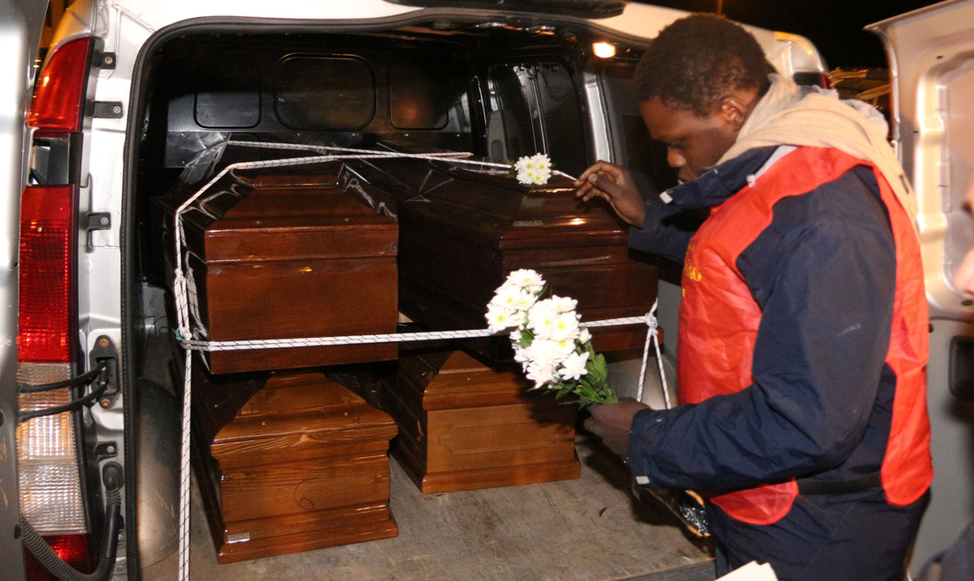 Migranti, il medico di Lampedusa: “Il mio popolo merita il Nobel per la Pace”