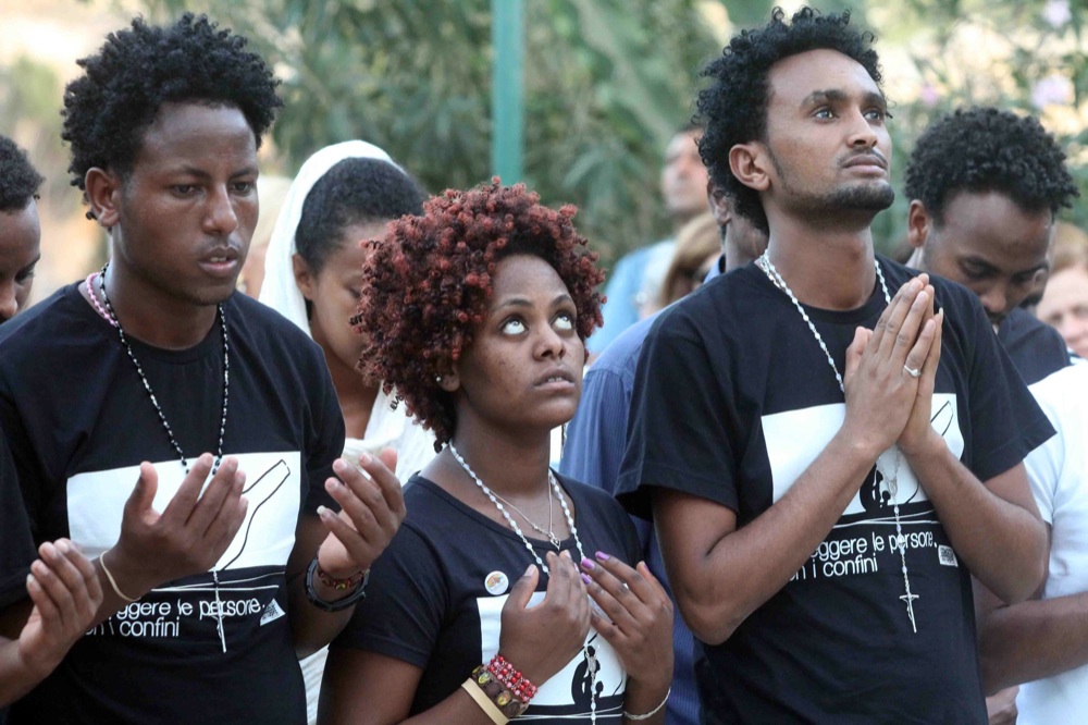 Migranti, il medico di Lampedusa: “Il mio popolo merita il Nobel per la Pace”