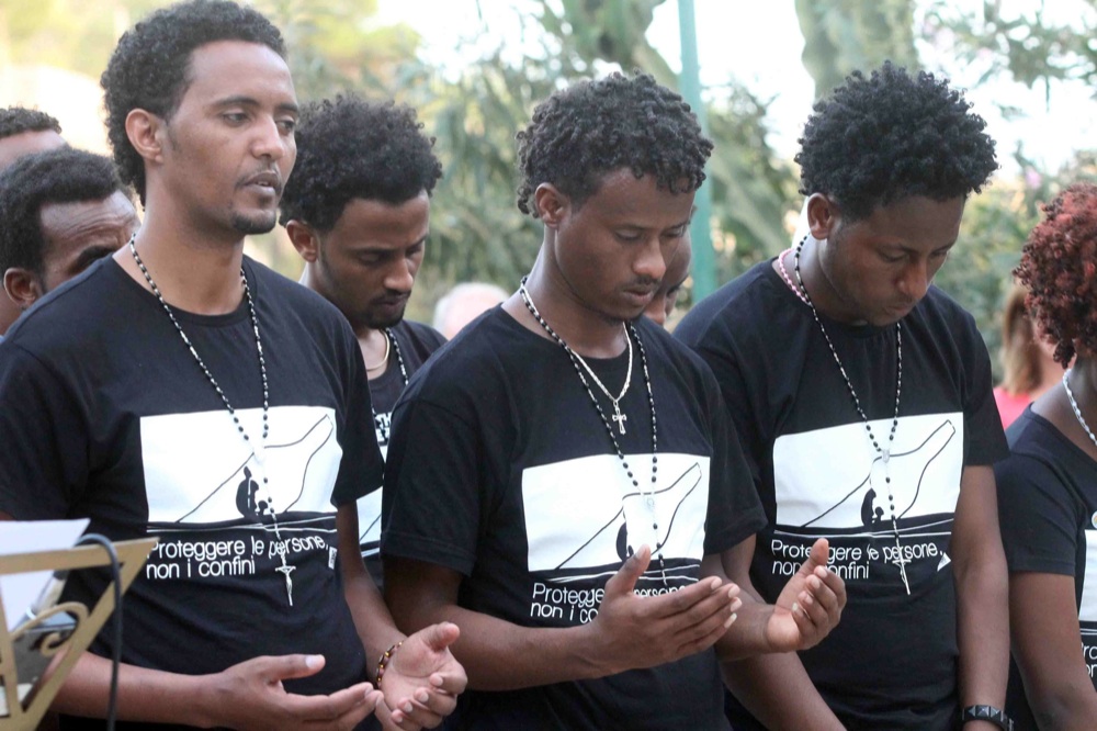 Migranti, il medico di Lampedusa: “Il mio popolo merita il Nobel per la Pace”