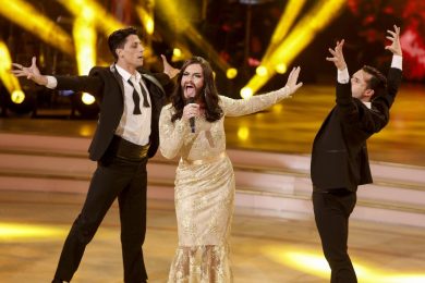 Ballando con le stelle 11: Nicole Orlando superstar, Scanu imita la Wurst