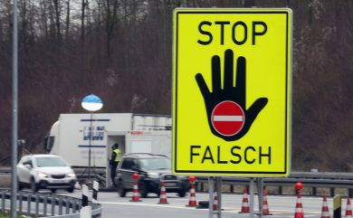 Migranti, l’Austria blinda le frontiere. Ma l’Europa non ci sta