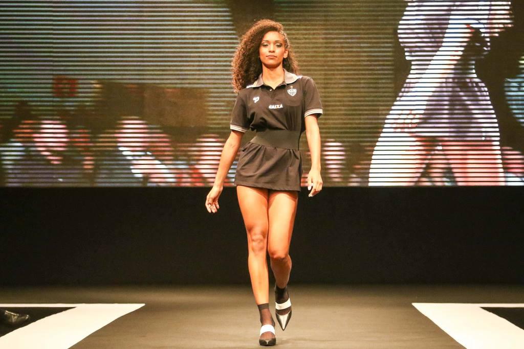 L’Atletico Mineiro presenta le nuove maglie con una sfilata di modelle L’Atletico Mineiro presenta le nuove maglie con una sfilata di modelle