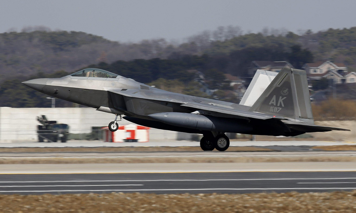 Aerei da guerra USA per spaventare la Corea del Nord – Foto Aerei da guerra USA per spaventare la Corea del Nord – Foto