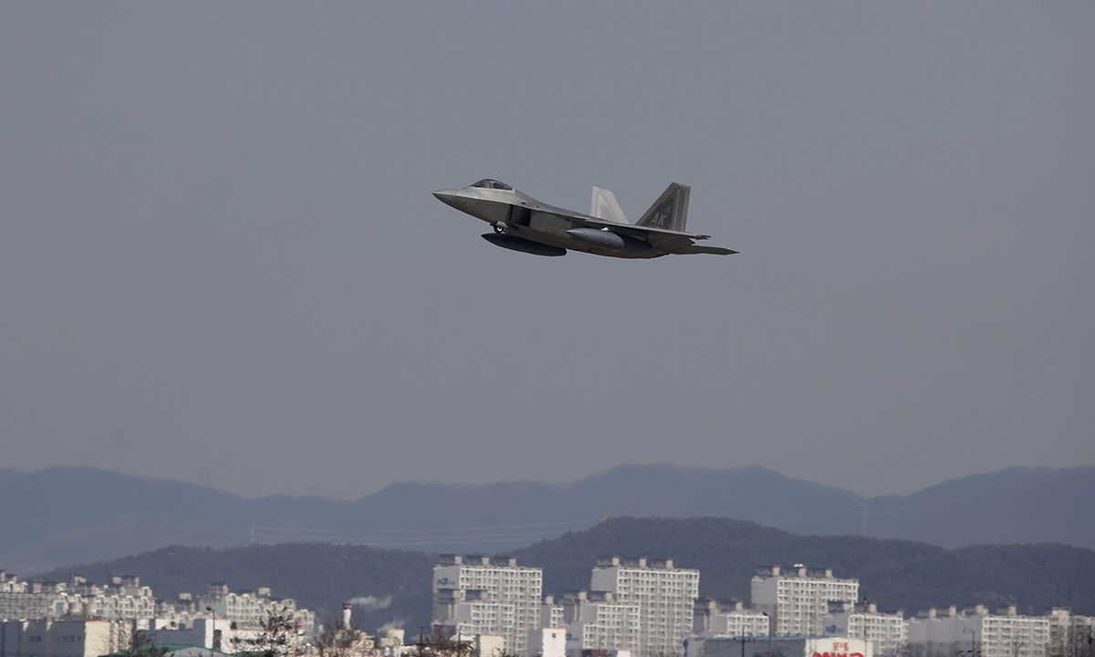Aerei da guerra USA per spaventare la Corea del Nord – Foto Aerei da guerra USA per spaventare la Corea del Nord – Foto