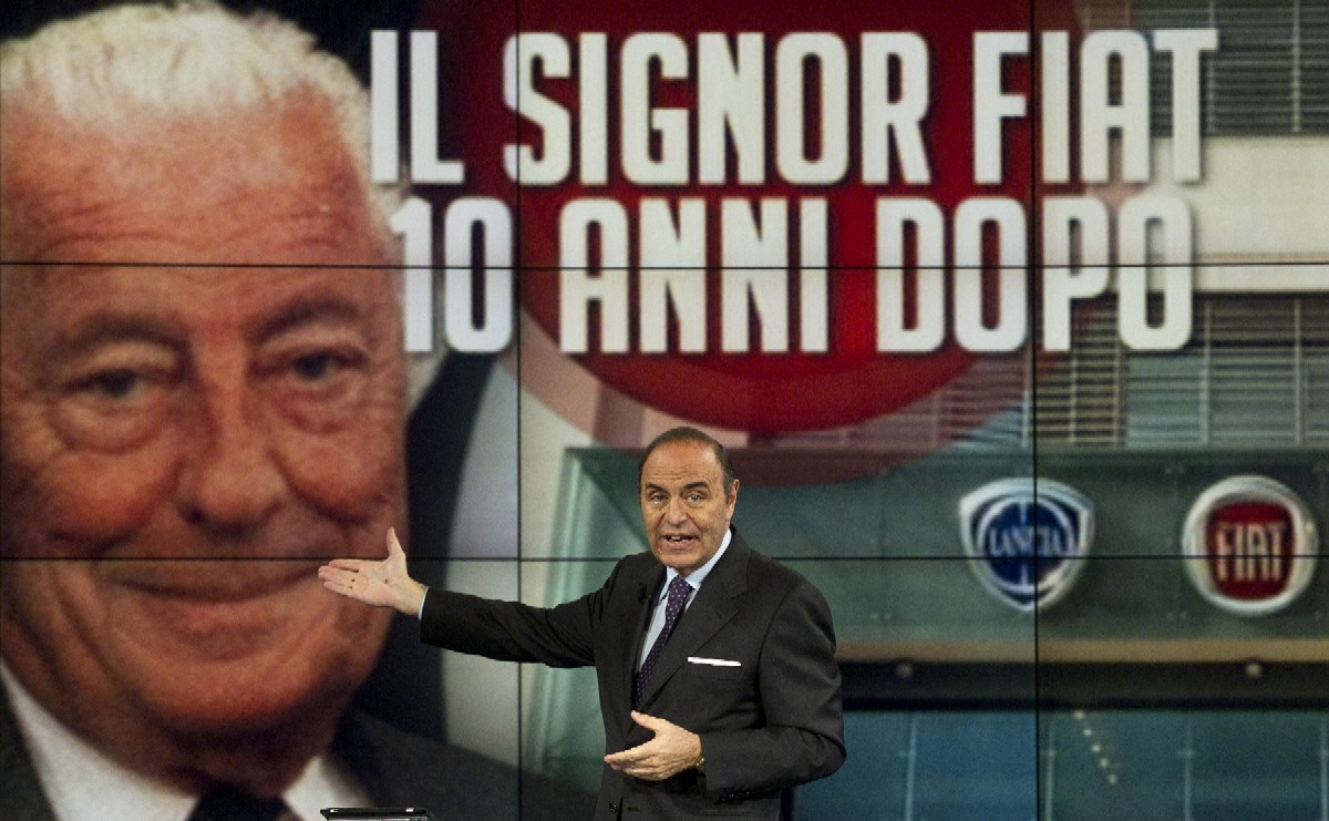 Porta a Porta: uno speciale per i vent’anni del talk show di Vespa Porta a Porta: uno speciale per i vent’anni del talk show di Vespa