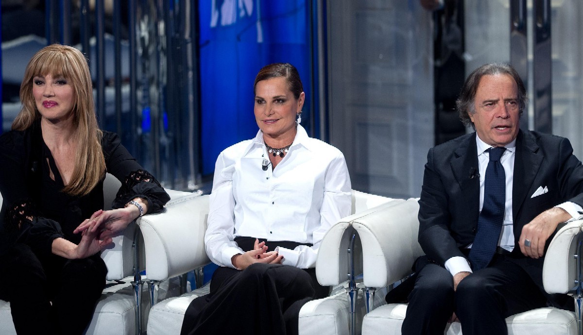 Porta a Porta: uno speciale per i vent’anni del talk show di Vespa Porta a Porta: uno speciale per i vent’anni del talk show di Vespa