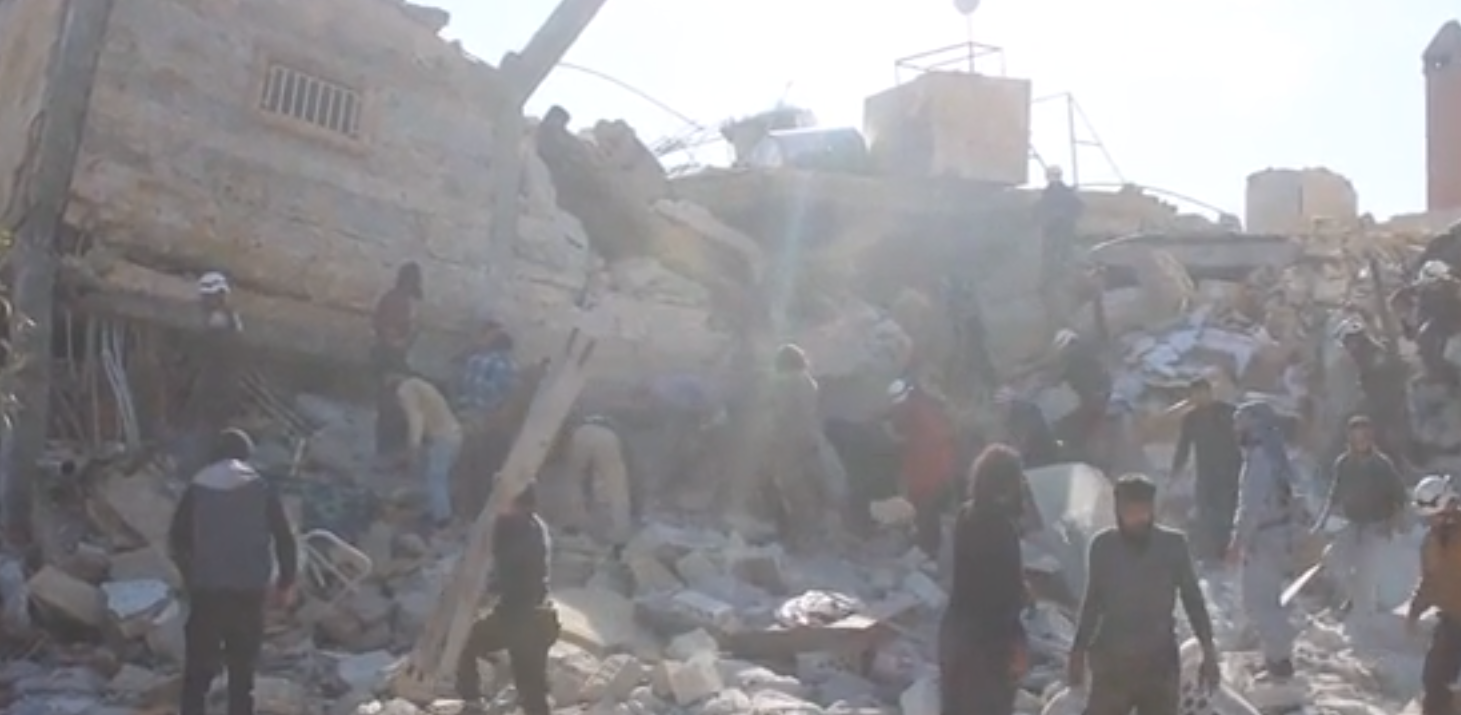 Siria, bombe su scuole e ospedali: inferno per i civili, altro che tregua – Foto, video