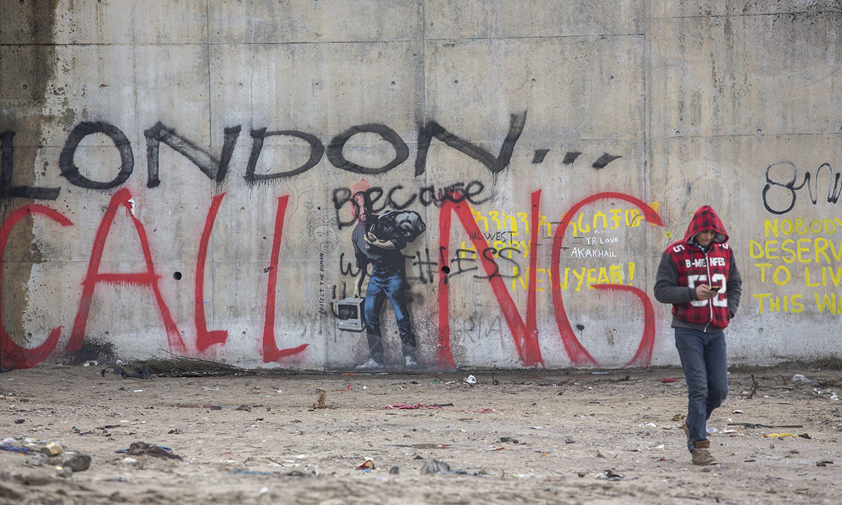 Calais, vita nella “Giungla” dei migranti – Foto Calais, vita nella “Giungla” dei migranti – Foto