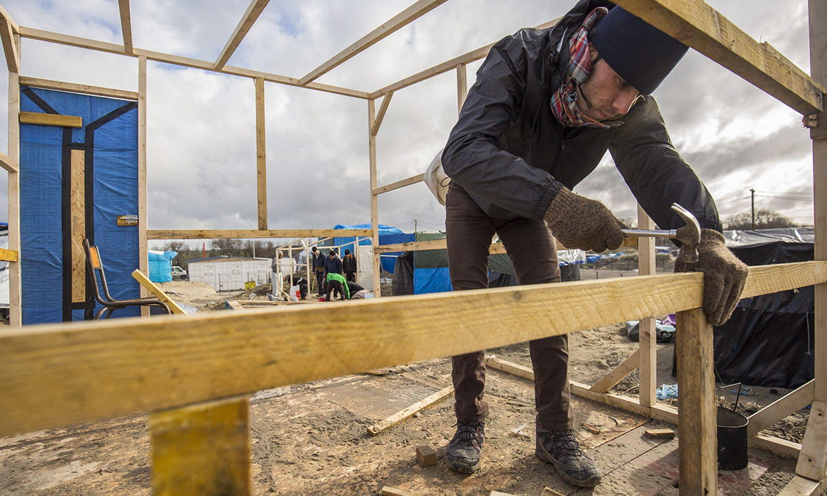 Calais, vita nella “Giungla” dei migranti – Foto Calais, vita nella “Giungla” dei migranti – Foto