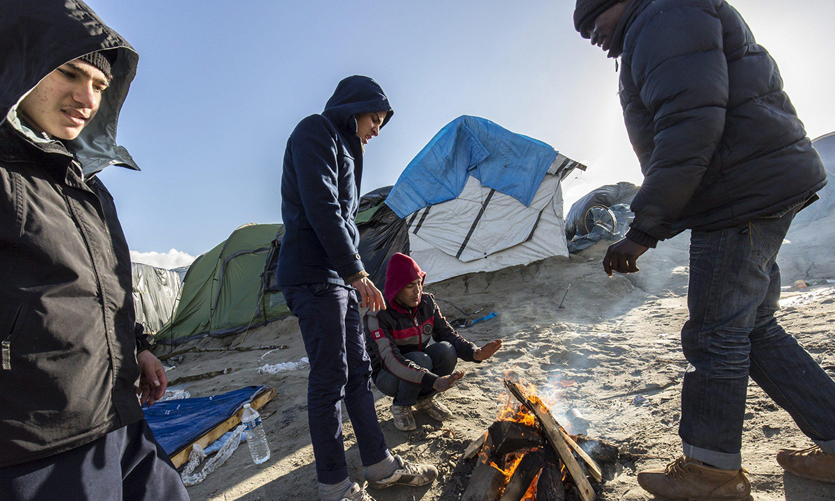 Calais, vita nella “Giungla” dei migranti – Foto Calais, vita nella “Giungla” dei migranti – Foto