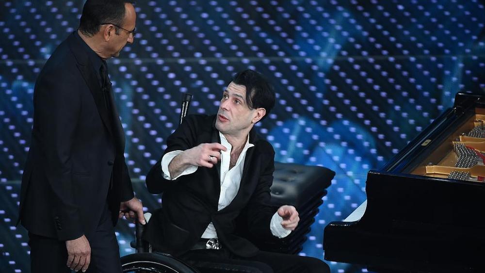 Sanremo: Carlo Conti condurrà il Festival anche nel 2017 Sanremo: Carlo Conti condurrà il Festival anche nel 2017