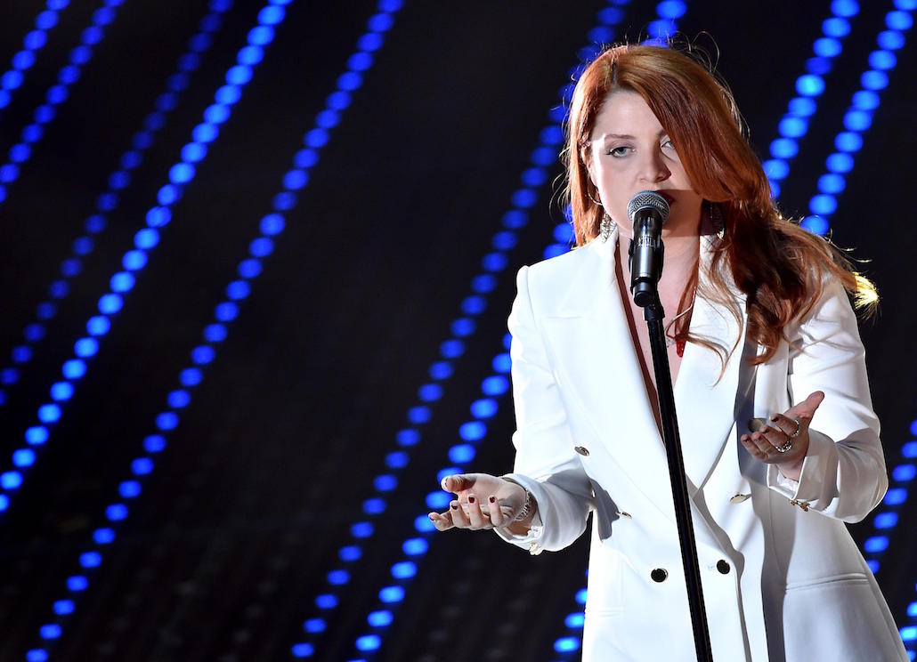 Sanremo 2016: le pagelle ai look della quarta serata