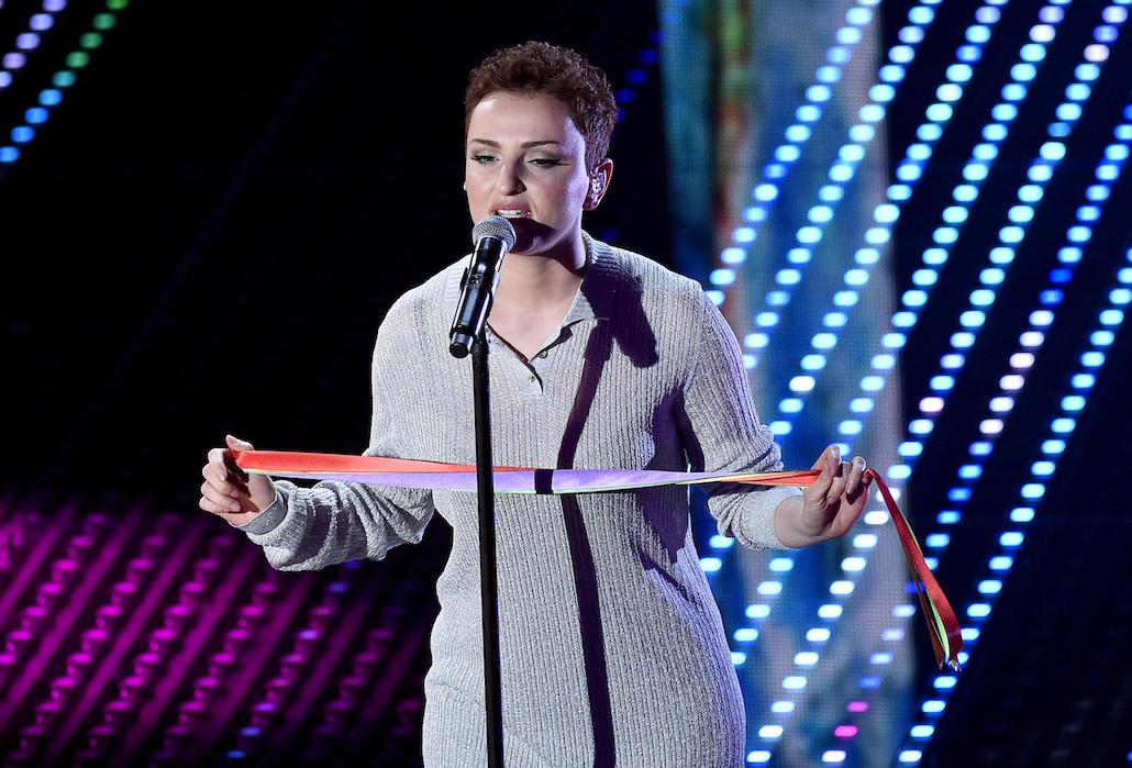 Sanremo 2016, gli artisti “rainbow” per le unioni civili – Foto Sanremo 2016, gli artisti “rainbow” per le unioni civili – Foto