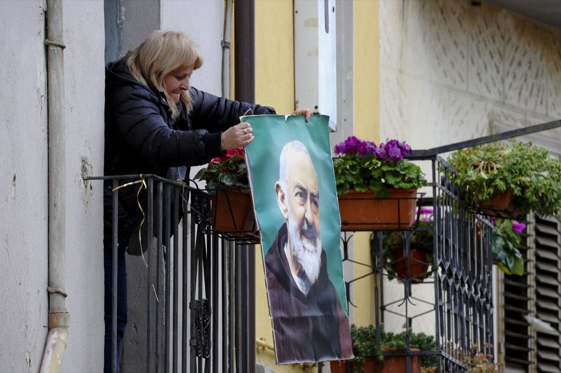 Galleria foto 'Padre Pio: le spoglie del Santo giunte a Pietrelcina – foto' - foto 9