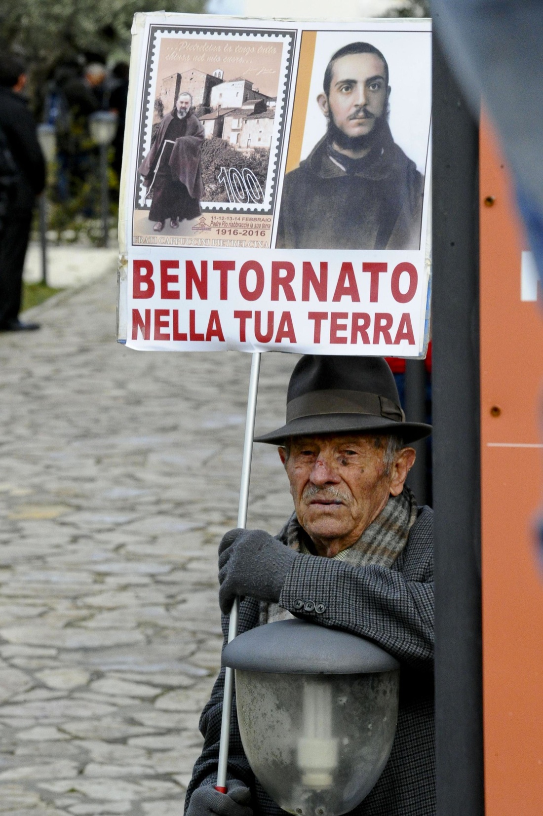 Galleria foto 'Padre Pio: le spoglie del Santo giunte a Pietrelcina – foto' - foto 5