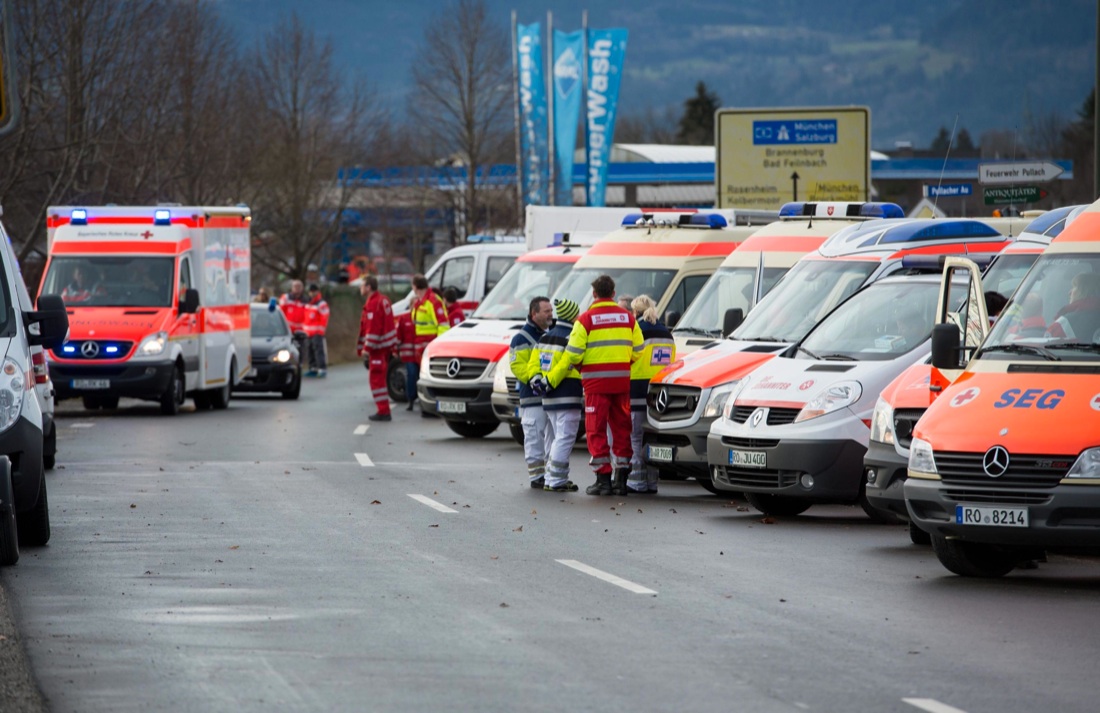 Germania: 10 morti, 1 disperso e 81 feriti gravi nello scontro tra due treni