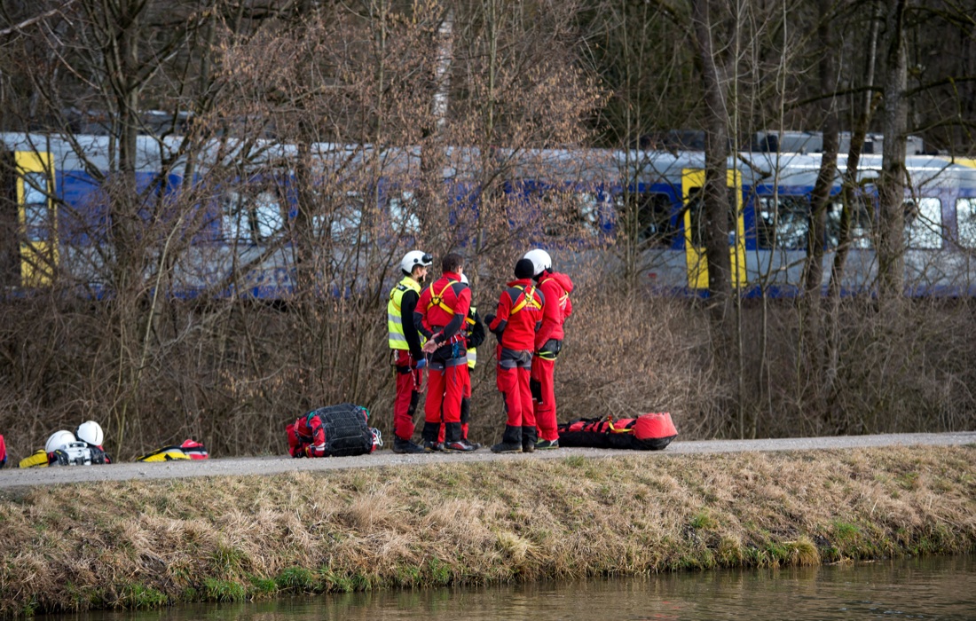 Germania: 10 morti, 1 disperso e 81 feriti gravi nello scontro tra due treni