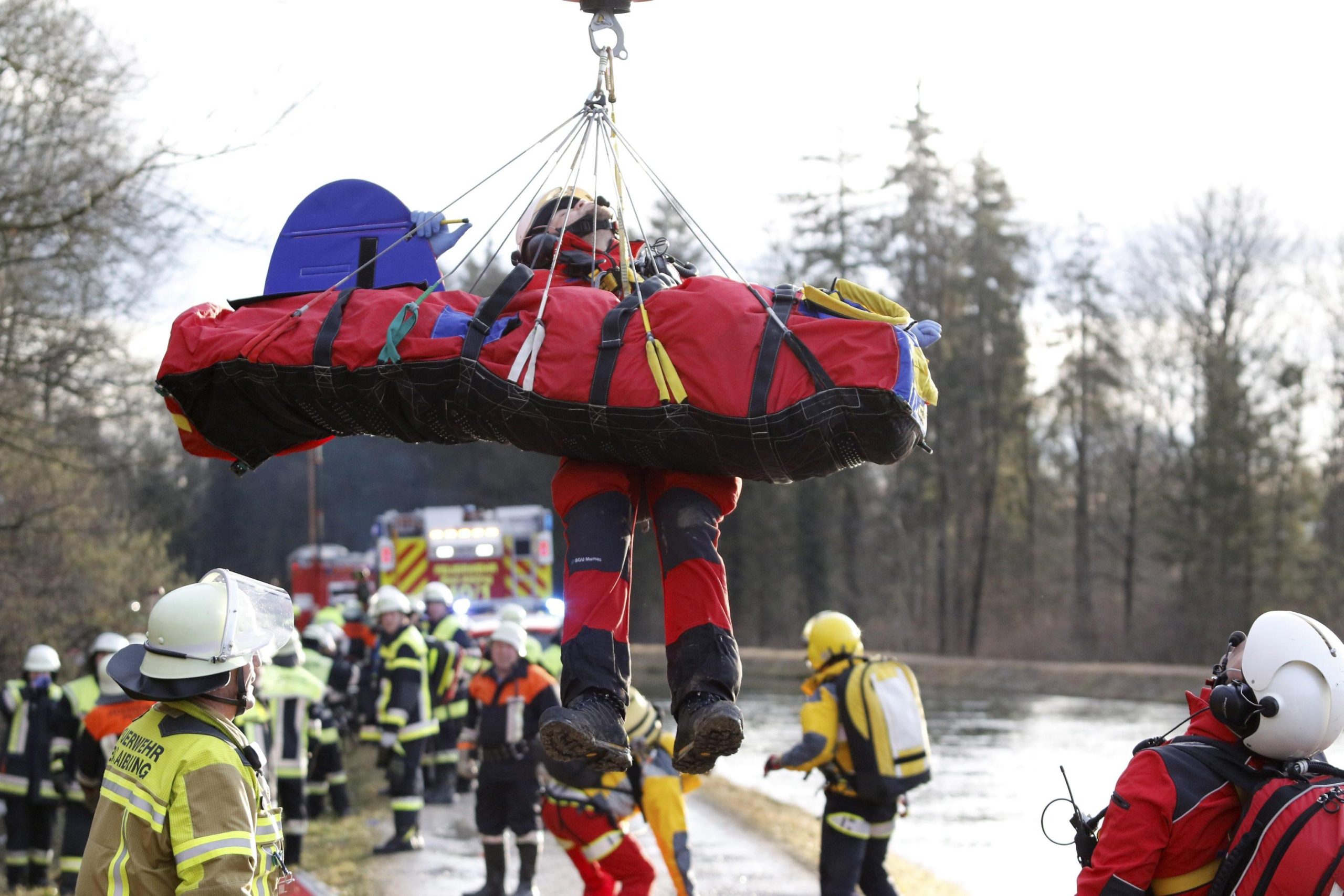 Germania: 10 morti, 1 disperso e 81 feriti gravi nello scontro tra due treni