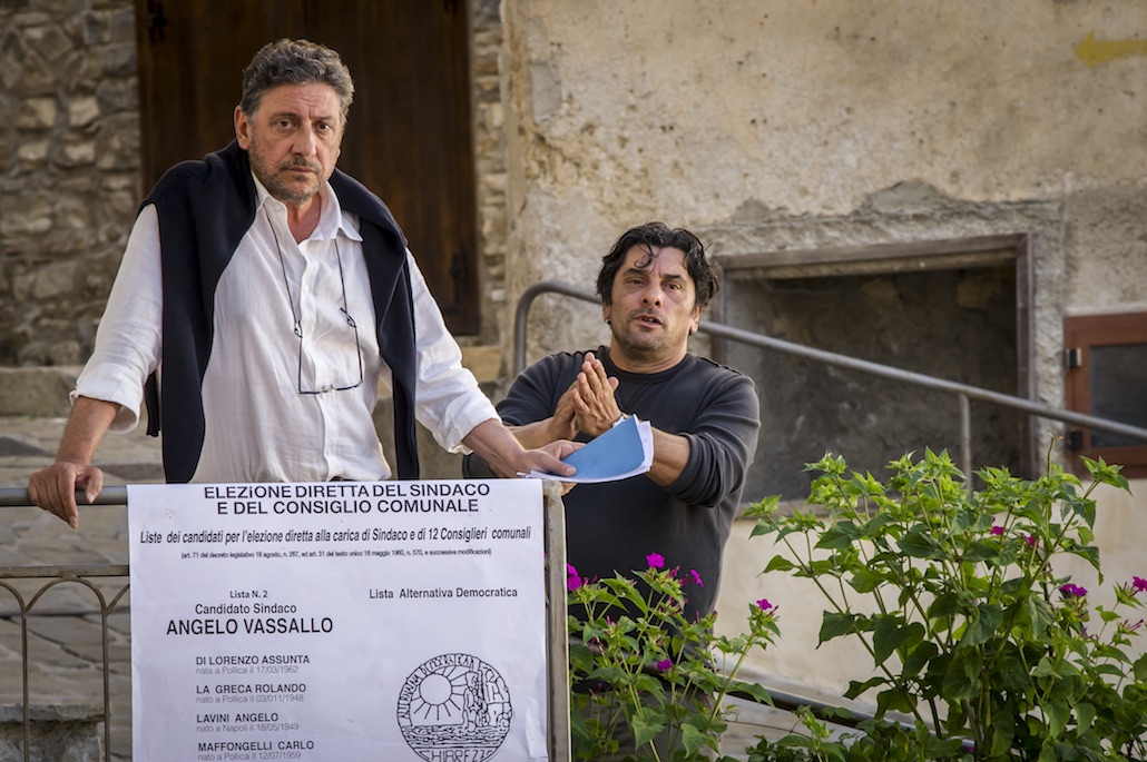 Il Sindaco pescatore: su Rai 1 il film tv con Sergio Castellitto Il Sindaco pescatore: su Rai 1 il film tv con Sergio Castellitto