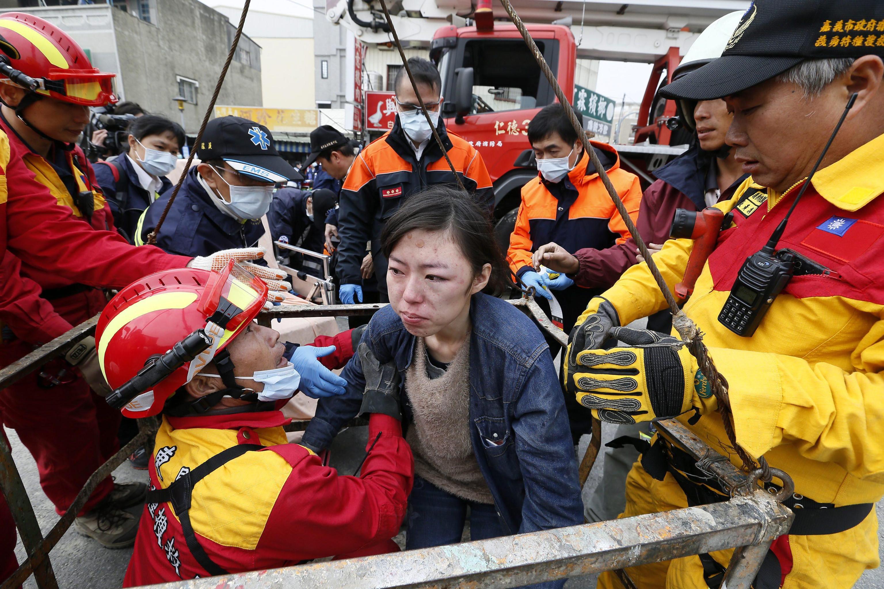 Terremoto a Taiwan: 37 morti e oltre 600 tra feriti e dispersi Terremoto a Taiwan: 37 morti e oltre 600 tra feriti e dispersi