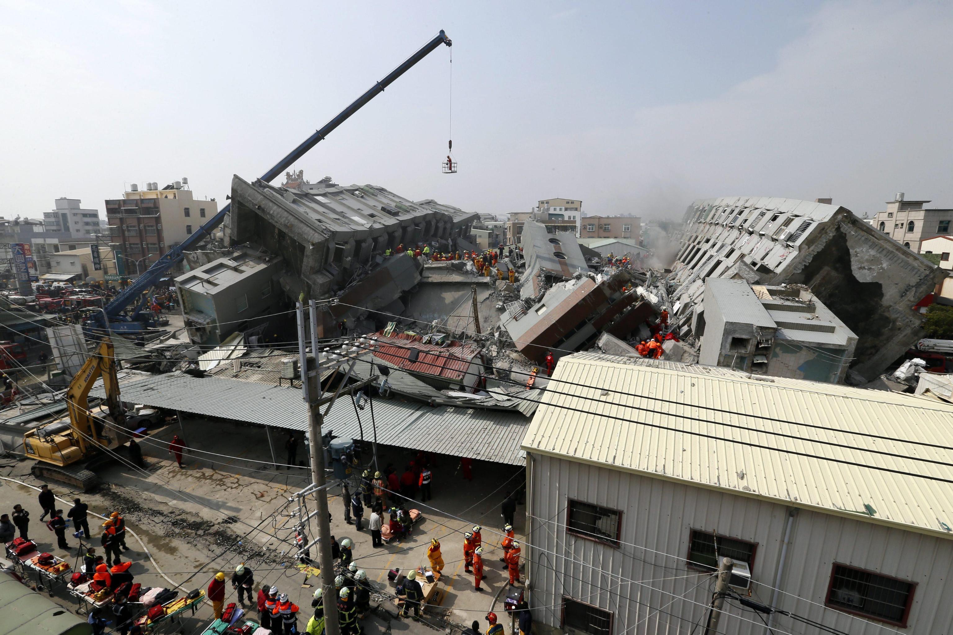 Terremoto a Taiwan: 37 morti e oltre 600 tra feriti e dispersi Terremoto a Taiwan: 37 morti e oltre 600 tra feriti e dispersi