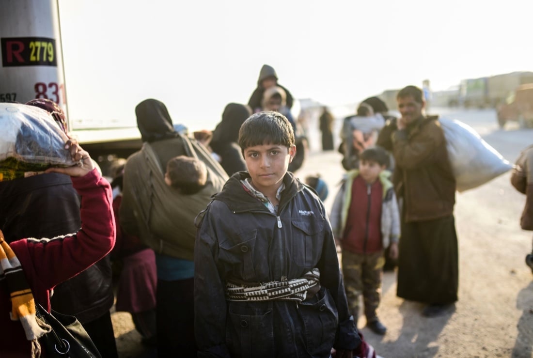 Siria, migliaia in fuga da Aleppo – FOTO