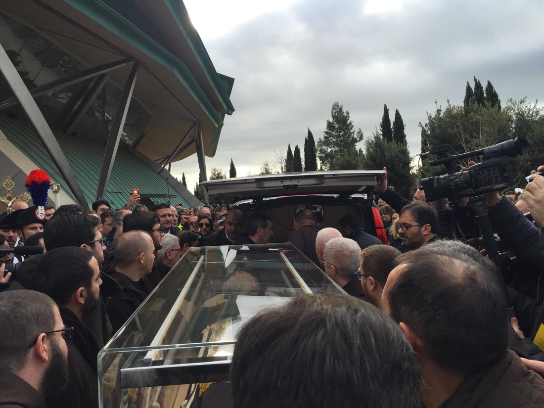 Le spoglie di Padre Pio in Vaticano – FOTO Le spoglie di Padre Pio in Vaticano – FOTO