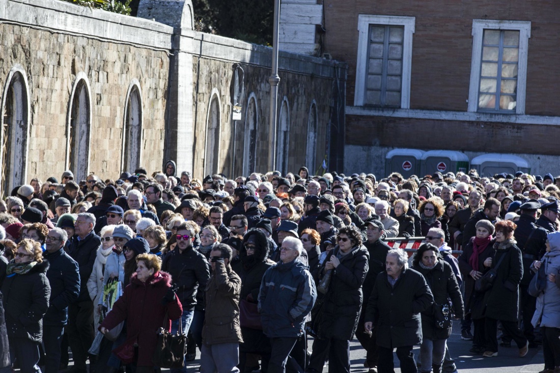 Le spoglie di Padre Pio in Vaticano – FOTO Le spoglie di Padre Pio in Vaticano – FOTO