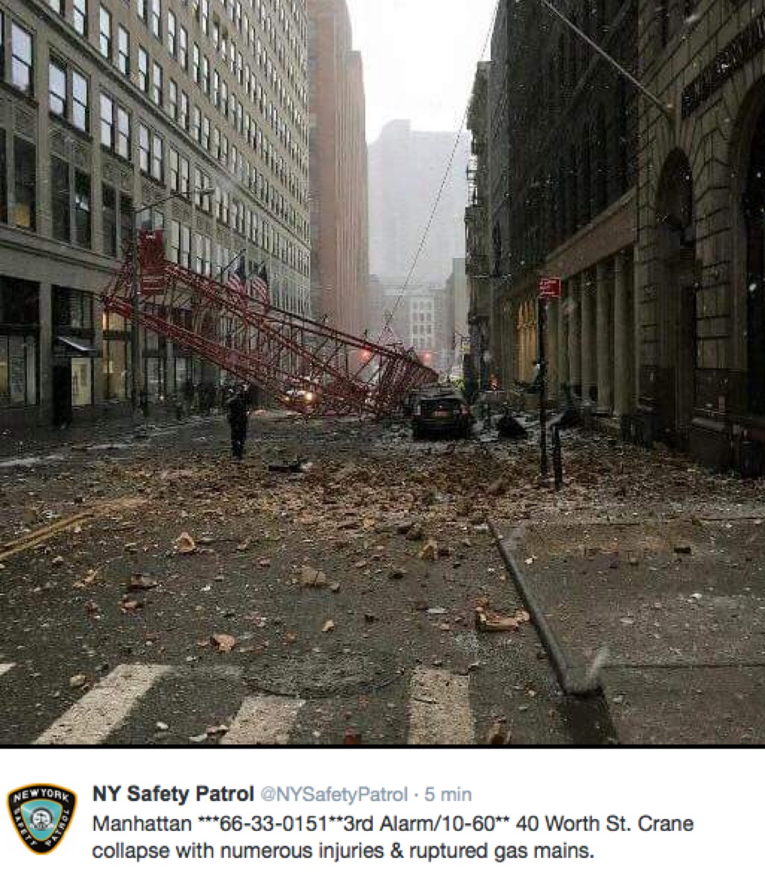 Manhattan, crolla una gru, almeno un morto – FOTO e VIDEO