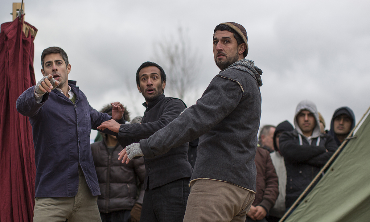 Galleria foto 'L’Amleto in scena nella “Giungla” di Calais – Foto' - foto 12