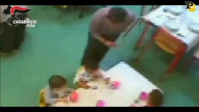 Pisa: violenze della maestra d’asilo ai bambini – video