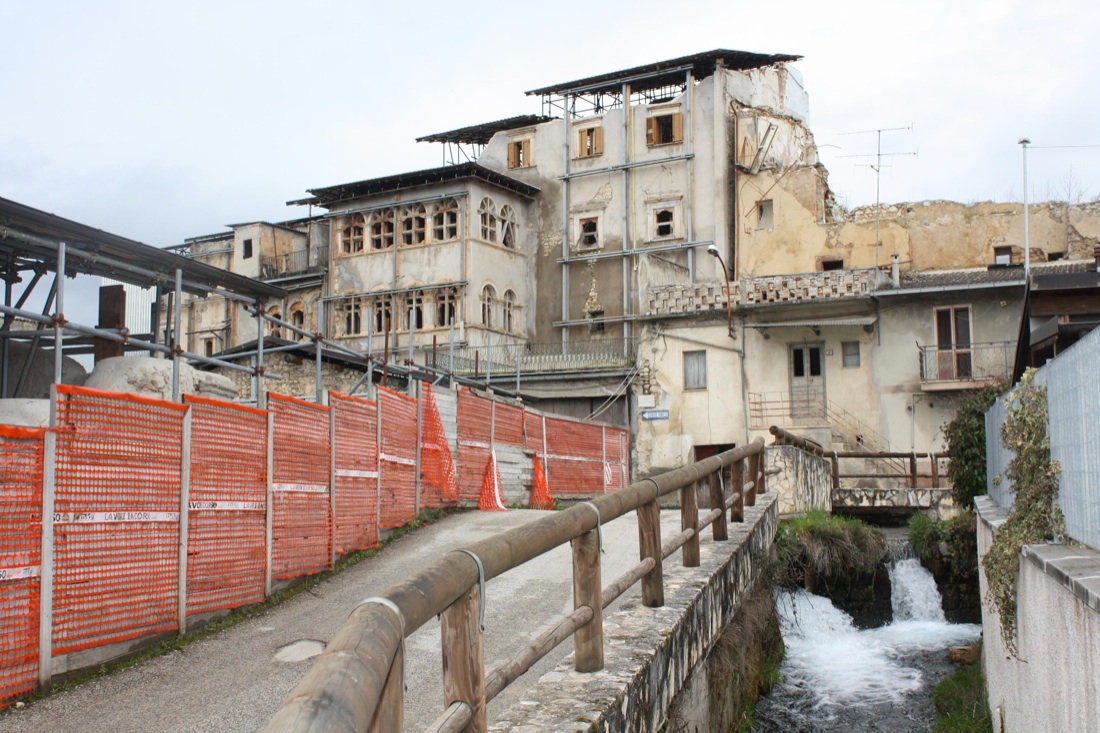 Galleria foto 'Terremoto a L’Aquila: tanta paura ma niente danni' - foto 9