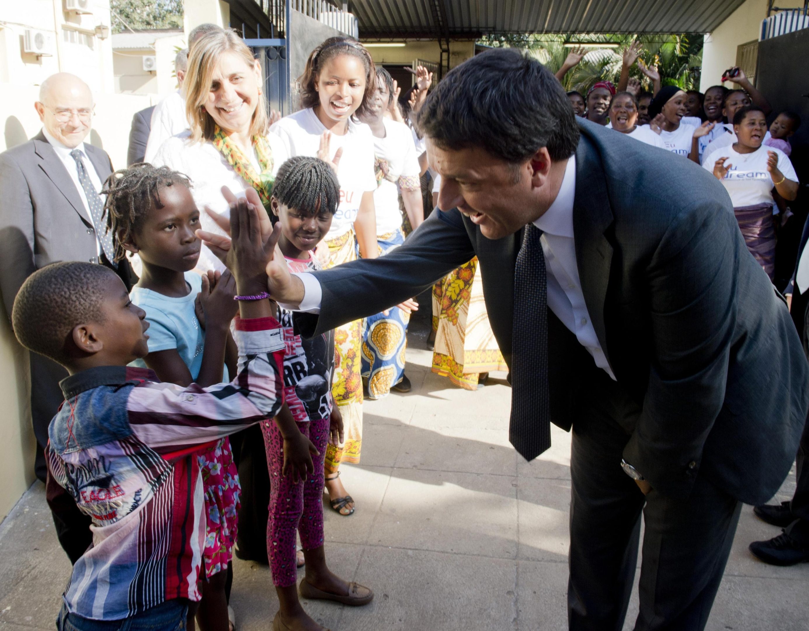 Renzi in Africa: “L’Italia deve esserci”