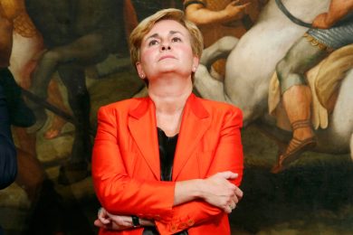 Petrolio, le dimissioni del ministro Guidi