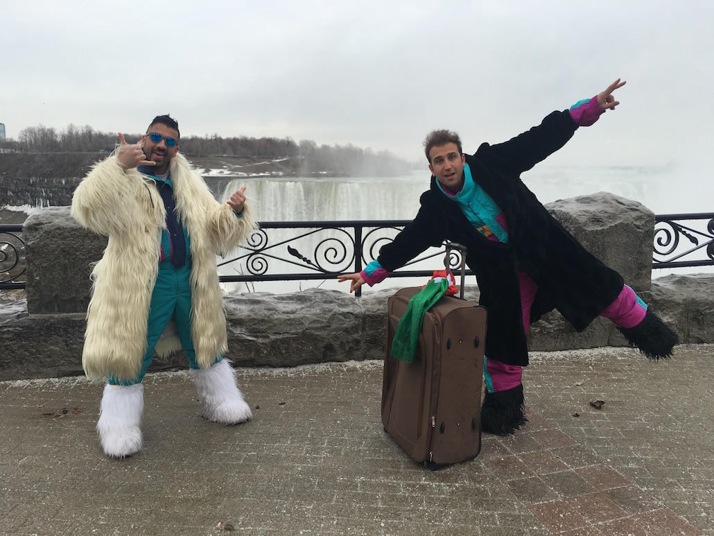 EmiGratis: su Italia 1 il giro del mondo “a scrocco” di Pio e Amedeo EmiGratis: su Italia 1 il giro del mondo “a scrocco” di Pio e Amedeo