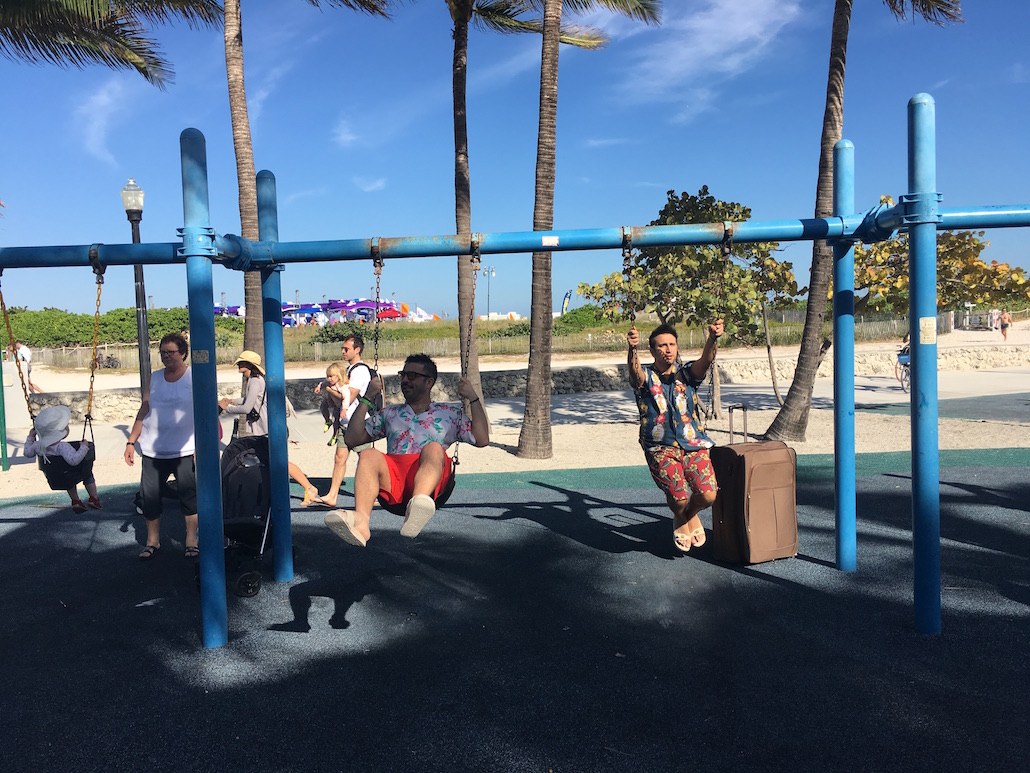 EmiGratis: su Italia 1 il giro del mondo “a scrocco” di Pio e Amedeo EmiGratis: su Italia 1 il giro del mondo “a scrocco” di Pio e Amedeo