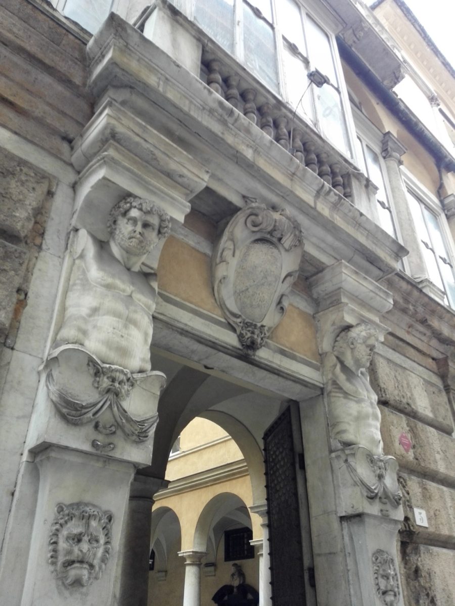 Genova segreta: a passeggio tra rolli e caruggi Genova segreta: a passeggio tra rolli e caruggi