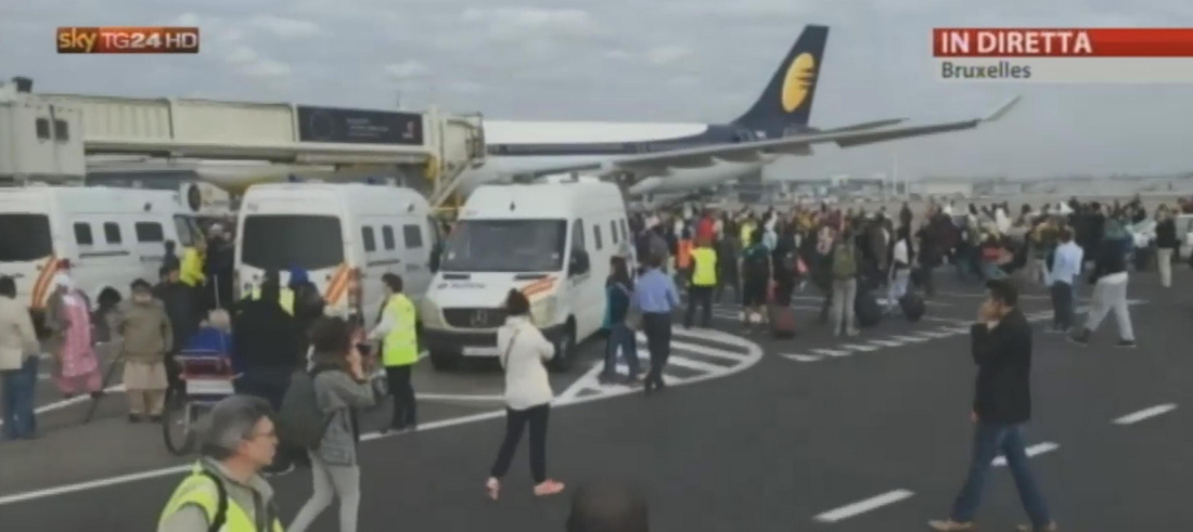 Bruxelles, i morti sono 32. I punti da chiarire delle indagini – Foto e Video Bruxelles, i morti sono 32. I punti da chiarire delle indagini – Foto e Video