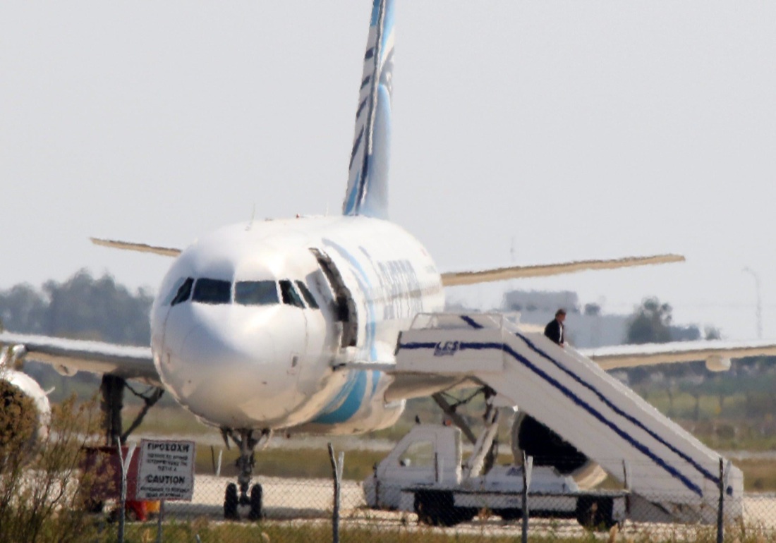 Dirottamento a Cipro, il racconto dell’ostaggio italiano – Foto e video Dirottamento a Cipro, il racconto dell’ostaggio italiano – Foto e video