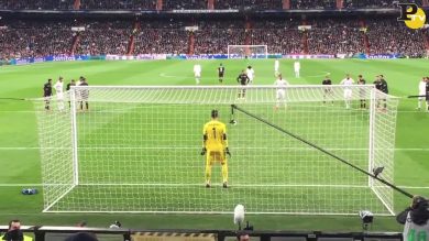 Il rigore di Ronaldo sulla faccia della tifosa