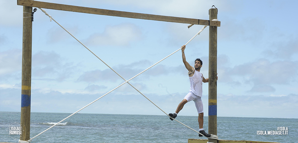 Isola dei famosi 11: “prova leader” con incidente per Simona Ventura Isola dei famosi 11: “prova leader” con incidente per Simona Ventura