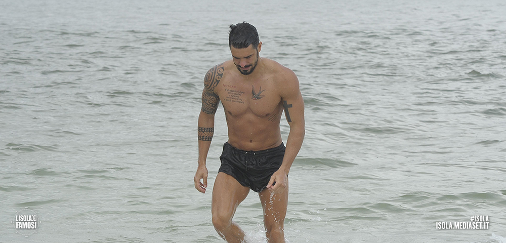 Isola dei famosi 11: “prova leader” con incidente per Simona Ventura Isola dei famosi 11: “prova leader” con incidente per Simona Ventura