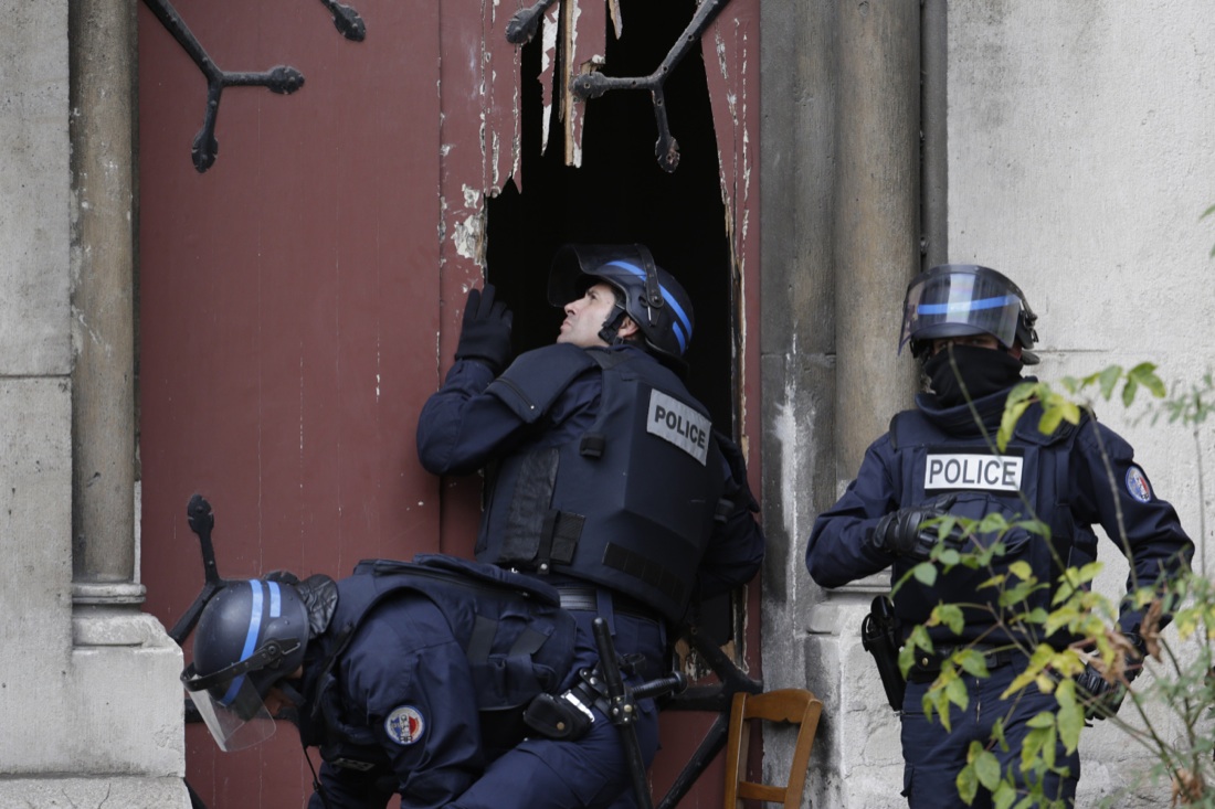 Salah Abdeslam: ecco perché a Parigi non mi sono fatto esplodere – Foto e Video Salah Abdeslam: ecco perché a Parigi non mi sono fatto esplodere – Foto e Video