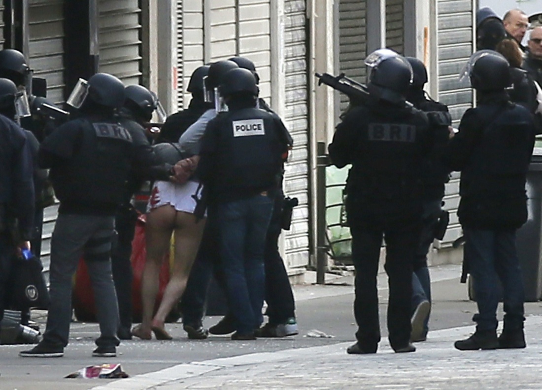 Salah Abdeslam: ecco perché a Parigi non mi sono fatto esplodere – Foto e Video Salah Abdeslam: ecco perché a Parigi non mi sono fatto esplodere – Foto e Video