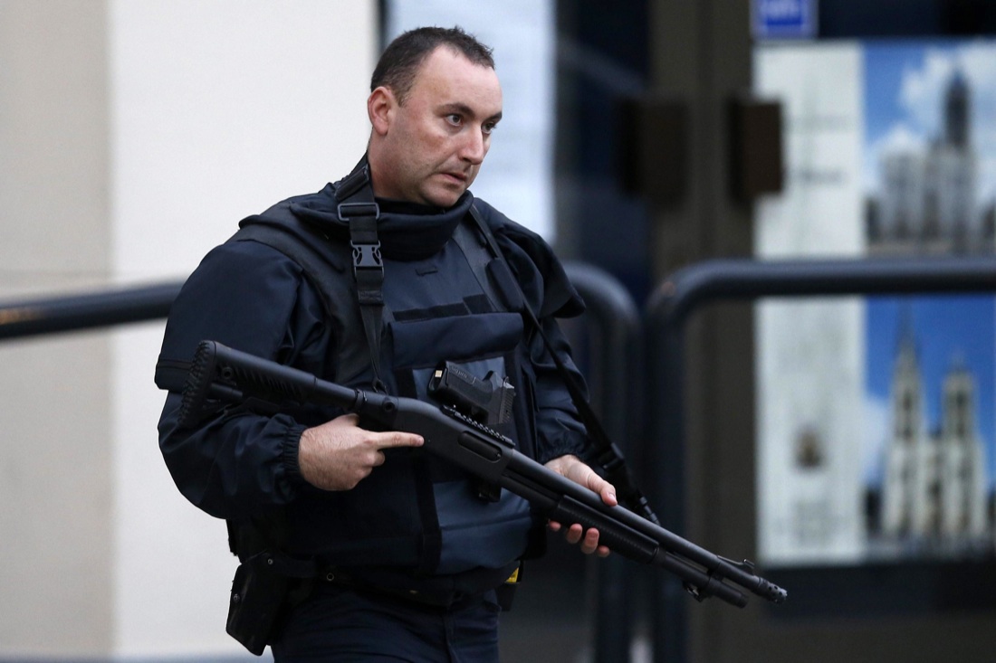 Salah Abdeslam: ecco perché a Parigi non mi sono fatto esplodere – Foto e Video Salah Abdeslam: ecco perché a Parigi non mi sono fatto esplodere – Foto e Video