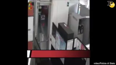 Rom rubano bancomat in due minuti