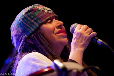 Iskra Menarini: il video di “C’era una volta l’amore”