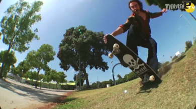 Evoluzioni incredibili e creatività sullo skateboard